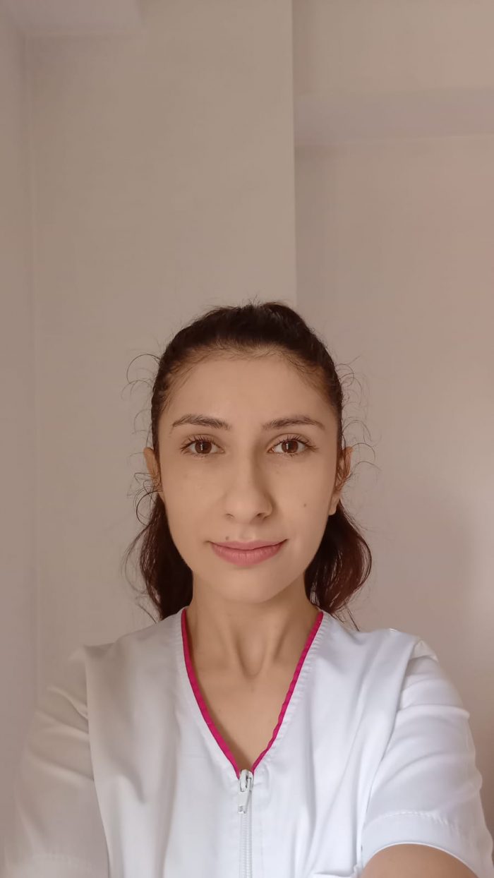 Copila care salvează copii din căminul studențesc: Elena Andreea a reușit prin șansa educației, acum e medic rezident în Pediatrie